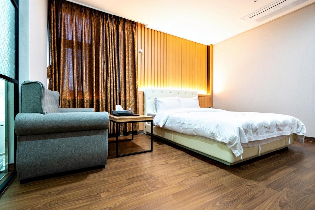 Siheung Seoul Tourist Hotel Eksteriør billede